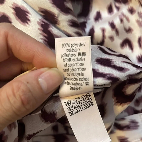 Victoria Secret Purple Cream Leopard Button Down Pajama Top Women's Size Large - Picture 7 of 7